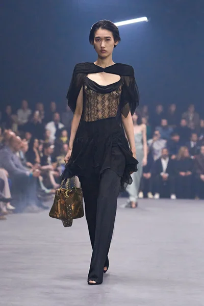 Look 63